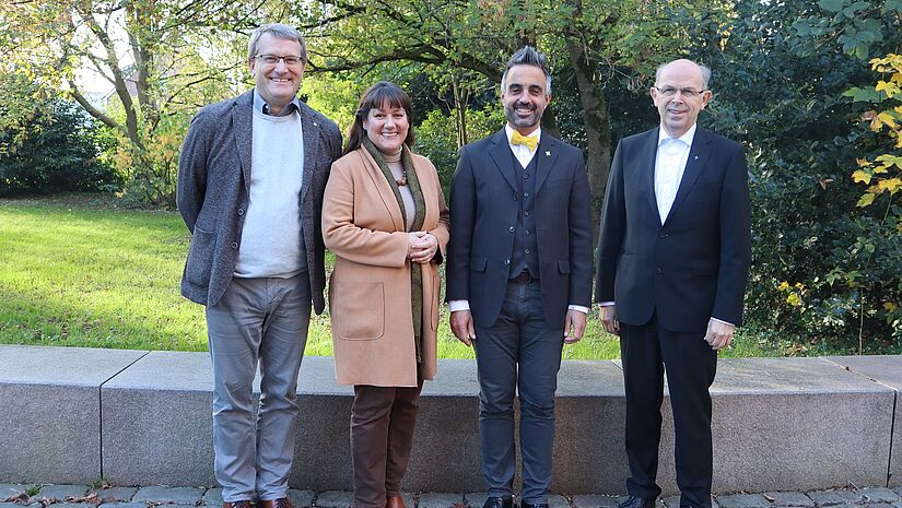 Der zukünftige Propst Steffen Paar (2. von rechts) mit Propst Thielko Stadtland, Präses Beate Raudies, Bischof Gothart Magaard (von links nach rechts).