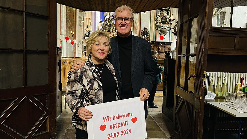 Aktion spontane Trauung in Kirche Lübeck St. Jacobi