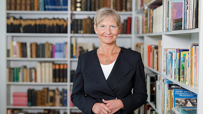 Kirsten Fehrs ist Bischöfin im Sprengel Hamburg und Lübeck der Nordkirche. 2021 tritt sie erneut bei der EKD-Ratswahl an. 