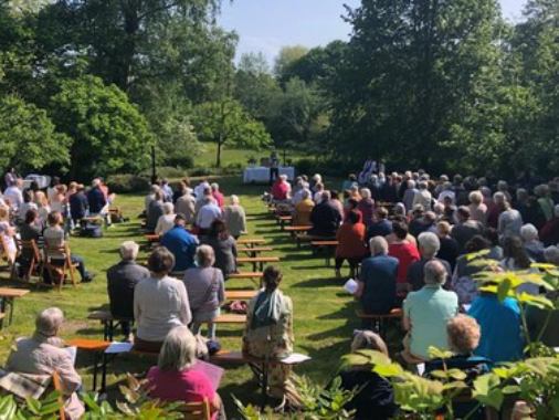Gottesdienst am Pfingstsonntag mit Kindergottesdienst und Feier des Abendmahls und dem Posaunenchor Eckernförde