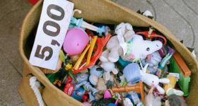 Kinderflohmarkt vor der St. Martin-Kirche