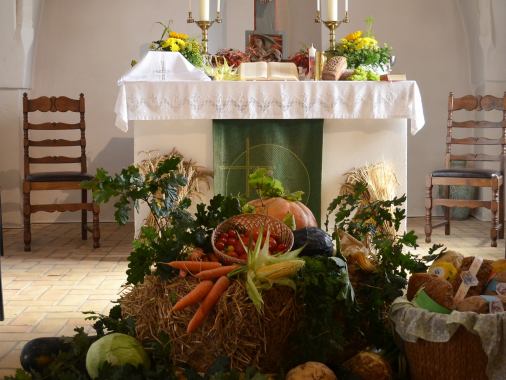 Erntedankgottesdienst mit Abendmahl