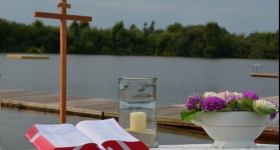Regionaler Taufgottesdienst am Hollmarksee