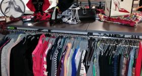 "BUTIKKE KK"  SECOND HAND für den guten Zweck