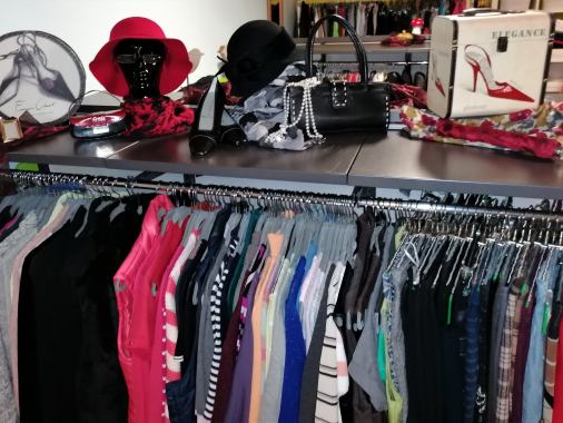 "BUTIKKE KK"  SECOND HAND für den guten Zweck