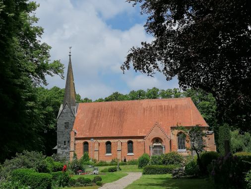Gottesdienst zu Erntedank, Pastorin Kerstin Hansen-Neupert und Vikarin Kristina Naßhan