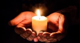 Gottesdienst mit Abendmahl am letzten Sonntag des Kirchenjahres mit Pastorin Nicola Nehmzow