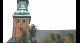 Gottesdienst in Tönning, Pastor Alexander Böhm mit anschließender  Kranzniederlegung auf dem Friedhof