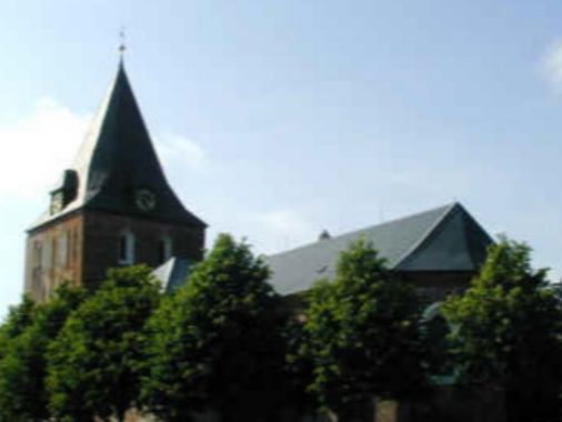 St. Martin, Schulhof Garding, Pastor Ralf-Thomas Knippenberg und KITA-Team