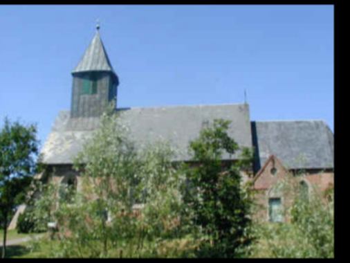 Gottesdienst in Osterhever, Pastor Ralf-Thomas Knippenberg, mit Kranzniederlegung (gleichzeitig Gottesdienst zum Volkstrauertag, Buß- und Bettag und Ewigkeitssonntag)