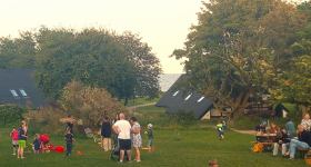 Grillen und Spielen