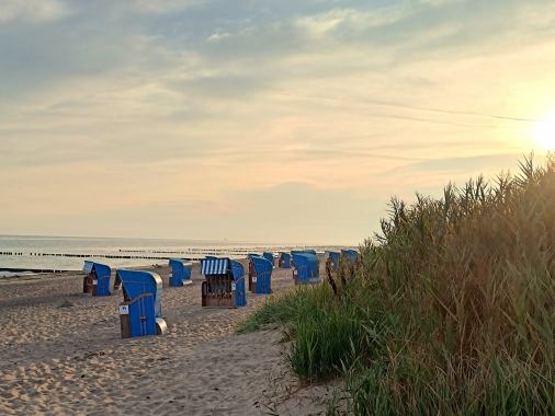 Morgenmeditation am Strand