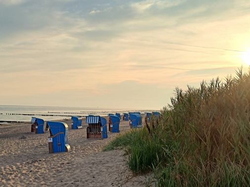Morgenmeditation am Strand
