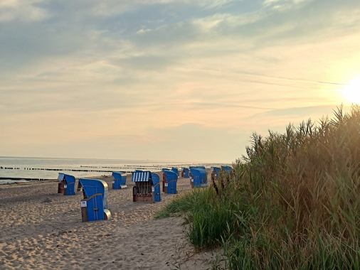 Morgenmeditation am Strand