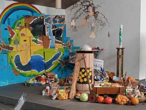 Erntedank-Gottesdienst mit Abendmahl mit Pastorin Marion Hild und dem Posaunenchor