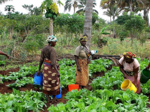 Angaza-Women-Centre-Gottesdienst m. Pn. Johannsen u. Pn. Hansen