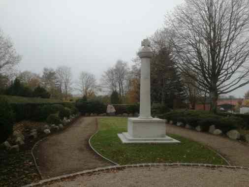 Kranzniederlegung zum Volkstrauertag am Ehrenmal in Kleinsolt