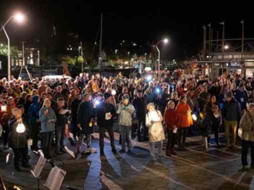 Reformationstag: „Die Brücke leuchtet und klingt – Zusammenhalt in Eckernförde und in der Gesellschaft“