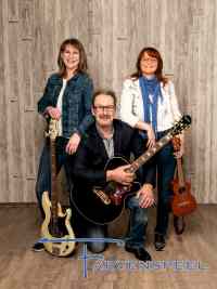 <a href="/veranstaltungen/detailansicht/event/so-klingt-weihnacht-konzert-mit-farvenspeel.html" target="_self">So klingt Weihnacht - Konzert mit Farvenspeel</a>