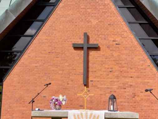 Open-Air-Gottesdienst mit Posaunenchor und anschl. Grillwürstchen-Essen