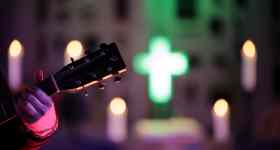 Projekt-Jugendgottesdienst-der Konfis der Sternregion mit Band