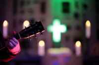 <a href="/veranstaltungen/detailansicht/event/jugendgottesdienst-mit-band-1.html" target="_self">Jugendgottesdienst mit Band</a>