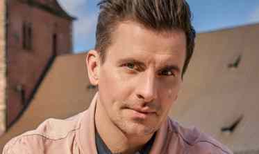 Pastor Dr. Julian Sengelmann