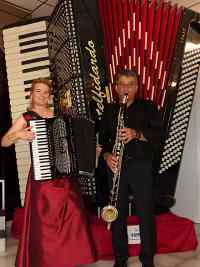 <a href="/veranstaltungen/detailansicht/event/duo-sing-your-soul-faltenfrei-geht-anders.html" target="_self">ENTFÄLLT!!!! DUO SING YOUR SOUL - FALTENFREI GEHT ANDERS</a>