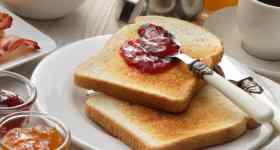 GEMEINDEFRÜHSTÜCK für Jung + Alt mit Vortag unserer Pastorinnen M.-B. Johannsen + F. Magaard