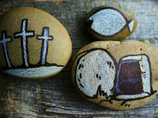 Steine und Federn, Karfreitagsandacht für Große und Kleine, Pn. Friederike Magaard