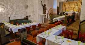 Feiern am gedeckten Tisch (Gründonnerstag)