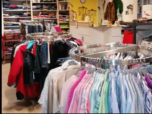 "BUTIKKE KK"  SECOND HAND für den guten Zweck