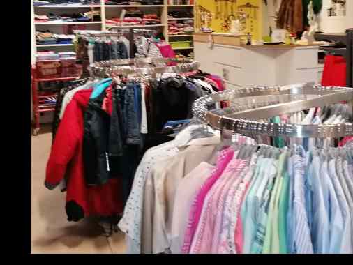 "BUTIKKE KK"  SECOND HAND für den guten Zweck