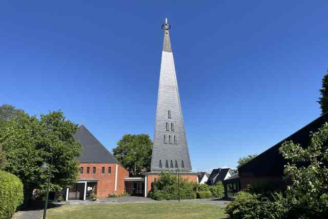 Foto der Kirche aus der Gemeinde Oelixdorf
