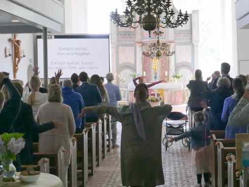 Moderner Gottesdienst "Der Vielfältige"