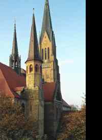 <a href="/veranstaltungen/detailansicht/event/rundgang-durch-den-dom.html" target="_self">Rundgang durch den Dom</a>