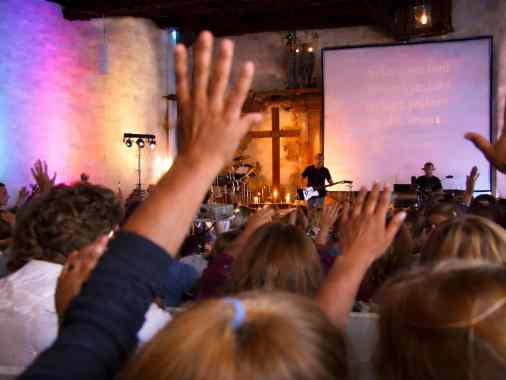 Jugendgottesdienst mit Band