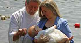 Gottesdienst mit See-Taufen