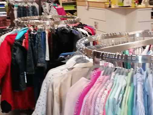 "BUTIKKE KK"  SECOND HAND für den guten Zweck