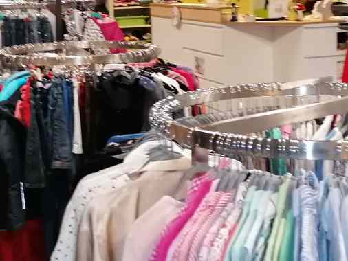 "BUTIKKE KK"  SECOND HAND für den guten Zweck