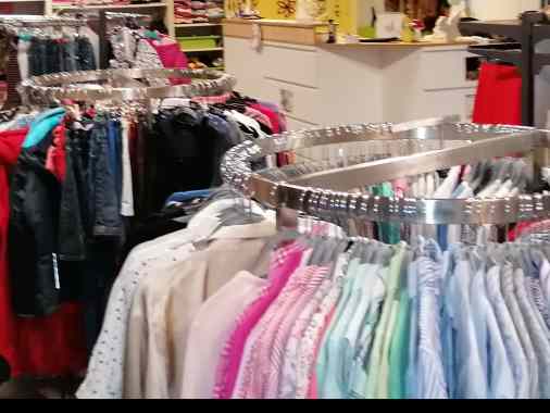 "BUTIKKE KK"  SECOND HAND für den guten Zweck