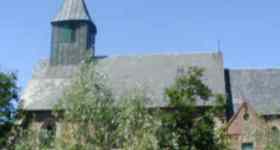 Familienkirche zu St. Martin in Osterhever, mit Laterneumzug und Beisammensein am Lagerfeuer, Pastor Ralf-Thomas Knippenberg und Spielstube Osterhever