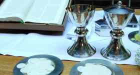 Gottesdienst mit Abendmahl und Kirchenkaffee; Karsten Harp
