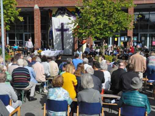 Ökumenischer Open-Air-Gottesdienst mit der Kirche am Krankenhaus