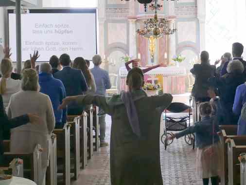 Moderner Gottesdienst "Der Vielfältige"
