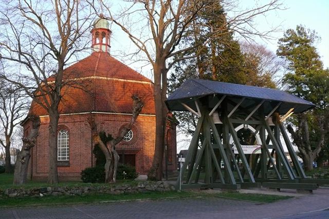 Foto der Kirche aus der Gemeinde Hohenfelde-Hörnerkirchen