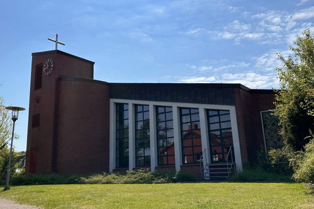 Foto der Kirche aus der Gemeinde Kremperheide