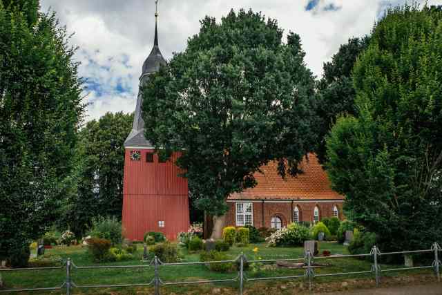 Foto der Kirche aus der Gemeinde Beidenfleth