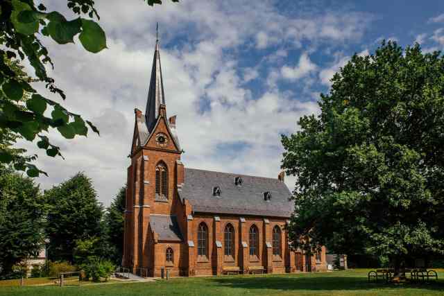 Foto der Kirche aus der Gemeinde Münsterdorf