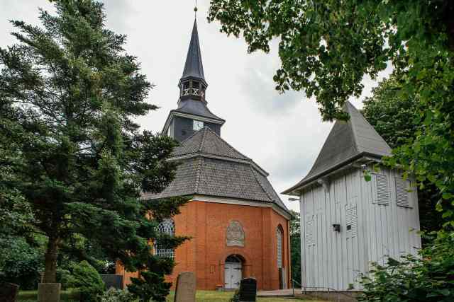 Foto der Kirche aus der Gemeinde Breitenberg